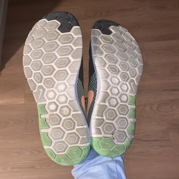 〰SOLD〰Nike Flex Experience RN 6 Black/Sunset Glow - Picture 7 of 7